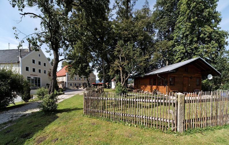 ホテル Brauerei-Gasthof Eck Böbrach エクステリア 写真