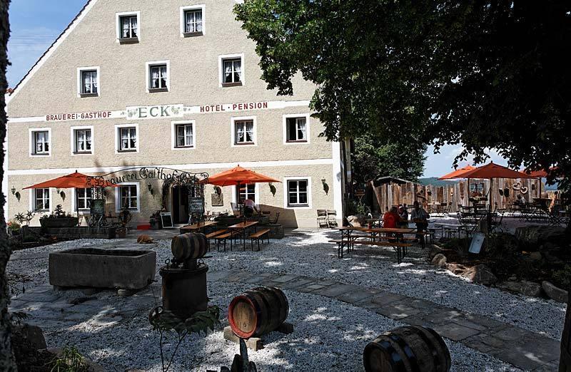 ホテル Brauerei-Gasthof Eck Böbrach エクステリア 写真